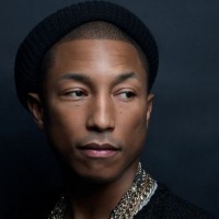 法雷尔·威廉斯(Pharrell Willams)——欧美在20世纪10年代拥有排行榜第一名的音乐艺术家，他们不在本世纪前50位最伟大的艺术家之列