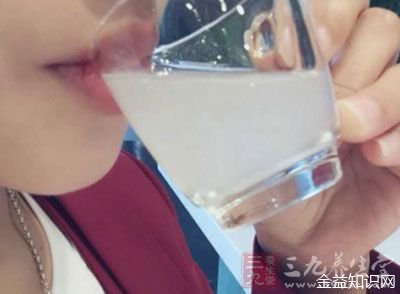 盐水漱口的功效与作用