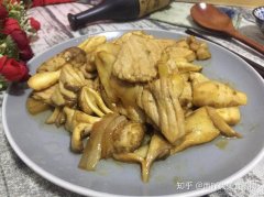 鸡腿菇虾仁的做法(鸡腿菇炒虾子怎么炒好吃)