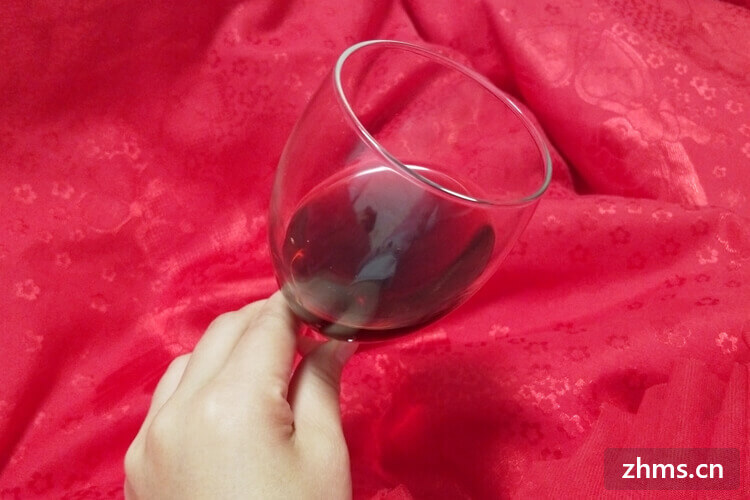 葡萄酒的颜色和口感特点(葡萄酒颜色和口味对比图)